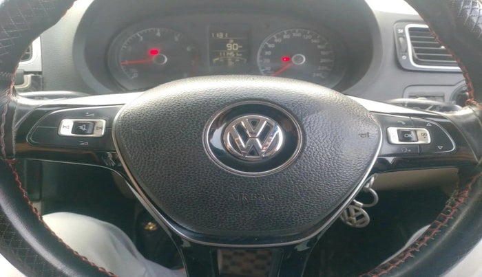 2015 Volkswagen Polo HIGHLINE1.2L, Petrol, Manual, 1,11,453 km, interior