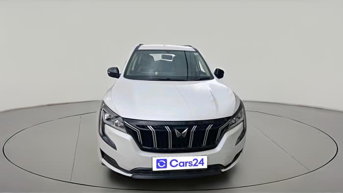 2022 Mahindra XUV700 MX P MT 5 STR, Petrol, Manual, 1,02,158 km, exterior