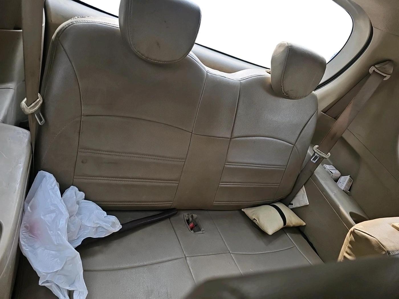 2013 Maruti Ertiga ZXI, CNG, Manual, 1,74,409 km, interior