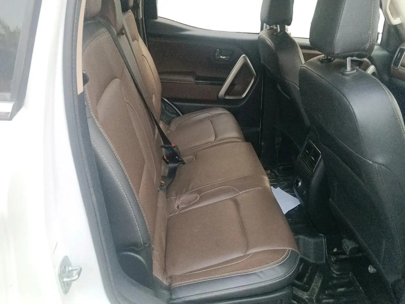 2025 Mahindra SCORPIO-N Z8 Select Petrol MT, Petrol, Manual, 5,886 km, interior