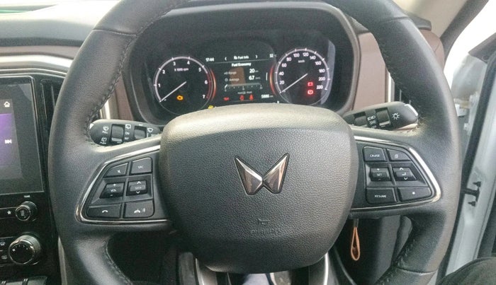 2025 Mahindra SCORPIO-N Z8 Select Petrol MT, Petrol, Manual, 5,886 km, interior