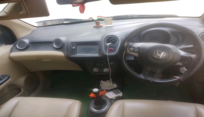 2015 Honda Mobilio 1.5L I-DTEC S, Diesel, Manual, 99,192 km, interior