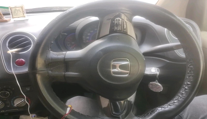 2015 Honda Mobilio 1.5L I-DTEC S, Diesel, Manual, 99,192 km, interior