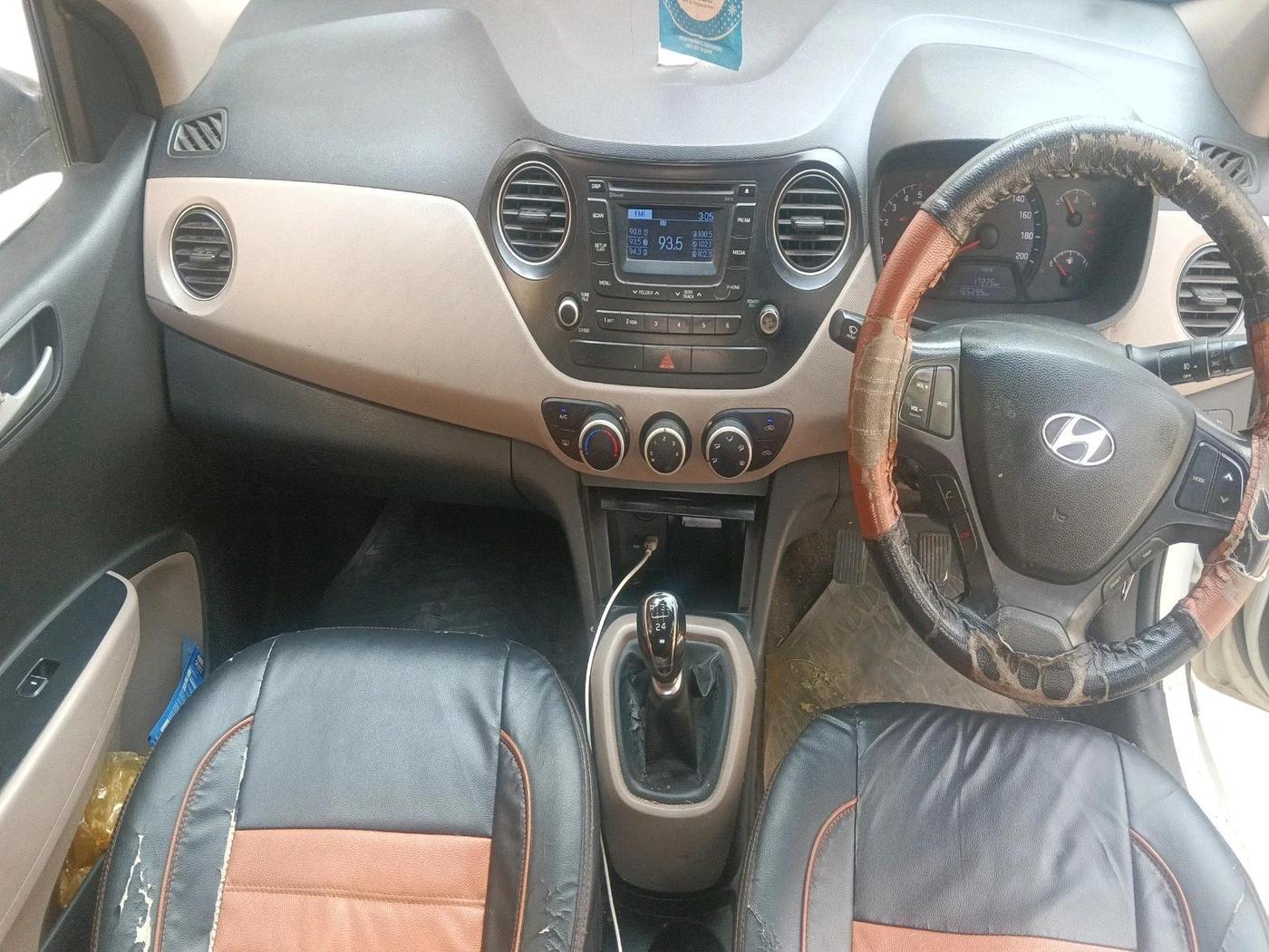 2015 Hyundai Xcent S 1.1 CRDI, Diesel, Manual, 1,65,295 km, interior