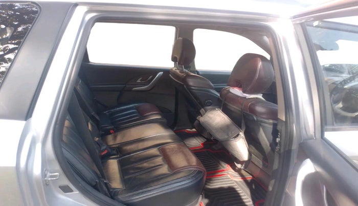 2014 Mahindra XUV500 W8, Diesel, Manual, 1,58,716 km, interior