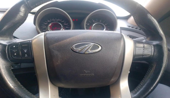 2014 Mahindra XUV500 W8, Diesel, Manual, 1,58,716 km, interior