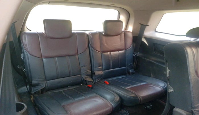 2014 Mahindra XUV500 W8, Diesel, Manual, 1,58,716 km, interior