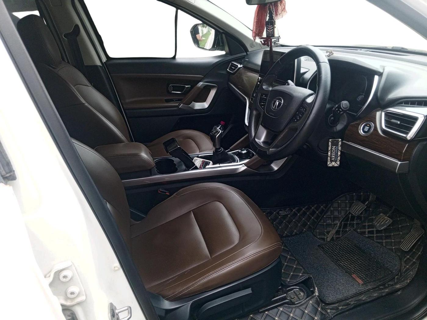 2019 Tata Harrier XZ 2.0L, Diesel, Manual, 1,13,019 km, interior