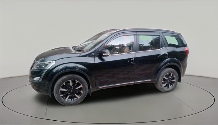 2018 Mahindra XUV500 W11, Diesel, Manual, 1,04,362 km, exterior