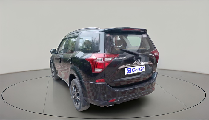 2018 Mahindra XUV500 W11, Diesel, Manual, 1,04,362 km, exterior