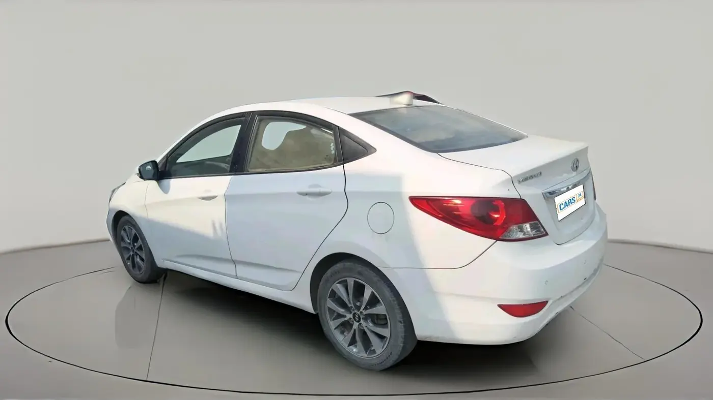 2014 Hyundai Verna FLUIDIC 1.6 CRDI SX, Diesel, Manual, 1,97,000 km, exterior