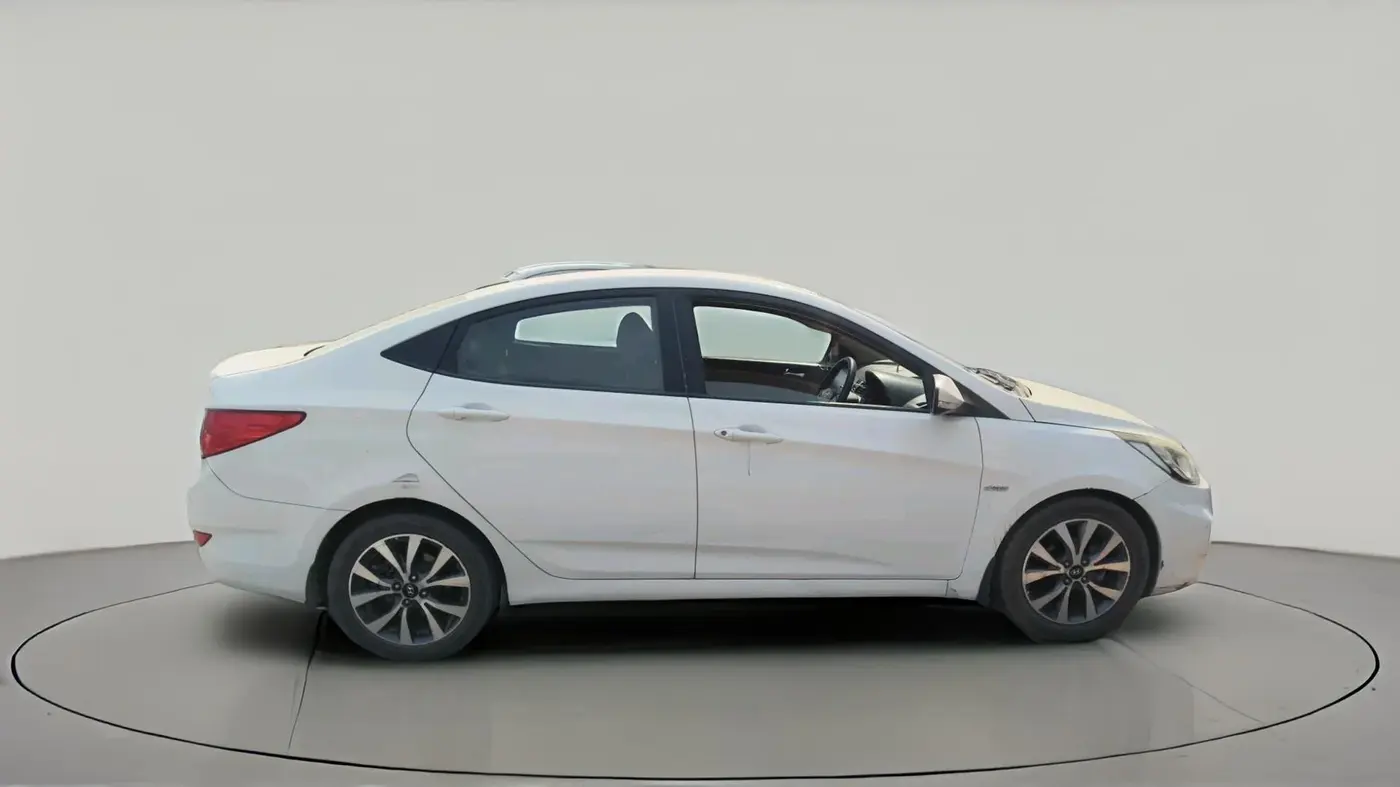 2014 Hyundai Verna FLUIDIC 1.6 CRDI SX, Diesel, Manual, 1,97,000 km, exterior