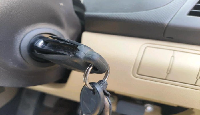 2014 Hyundai Verna FLUIDIC 1.6 CRDI SX, Diesel, Manual, 1,84,070 km, interior