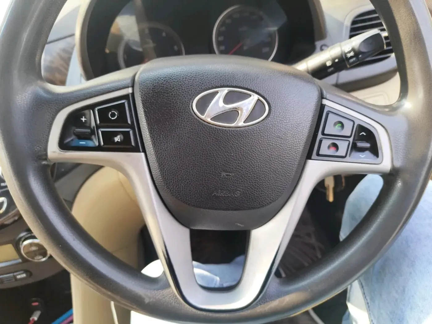 2014 Hyundai Verna FLUIDIC 1.6 CRDI SX, Diesel, Manual, 1,97,000 km, interior