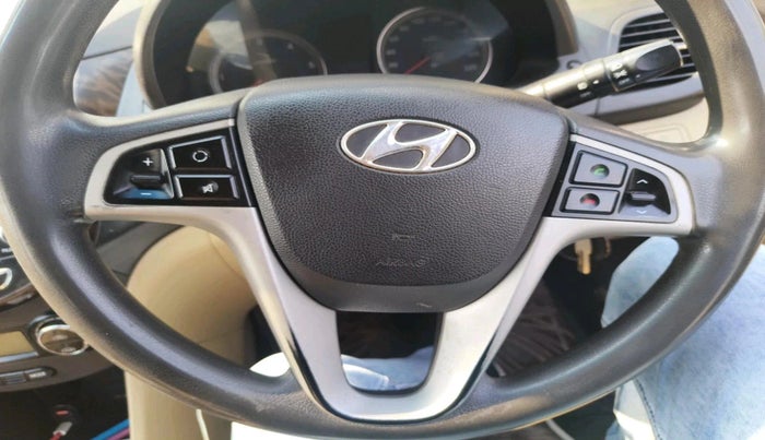 2014 Hyundai Verna FLUIDIC 1.6 CRDI SX, Diesel, Manual, 1,84,070 km, interior