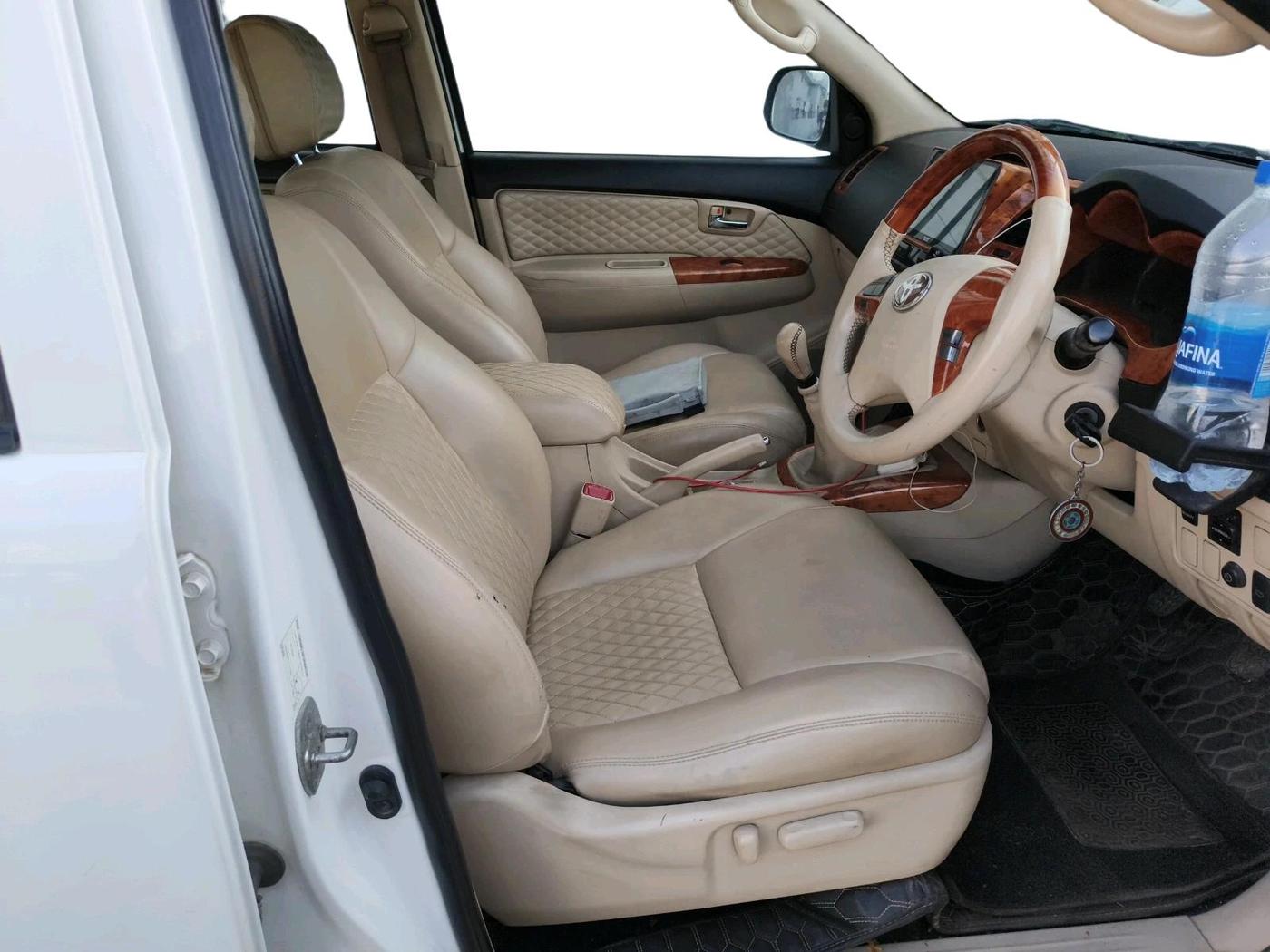 2014 Toyota Fortuner 3.0 4X2 MT, Diesel, Manual, 2,13,259 km, interior