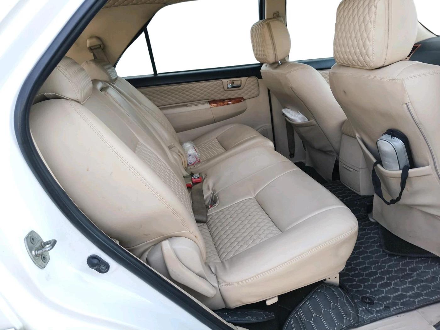 2014 Toyota Fortuner 3.0 4X2 MT, Diesel, Manual, 2,13,259 km, interior