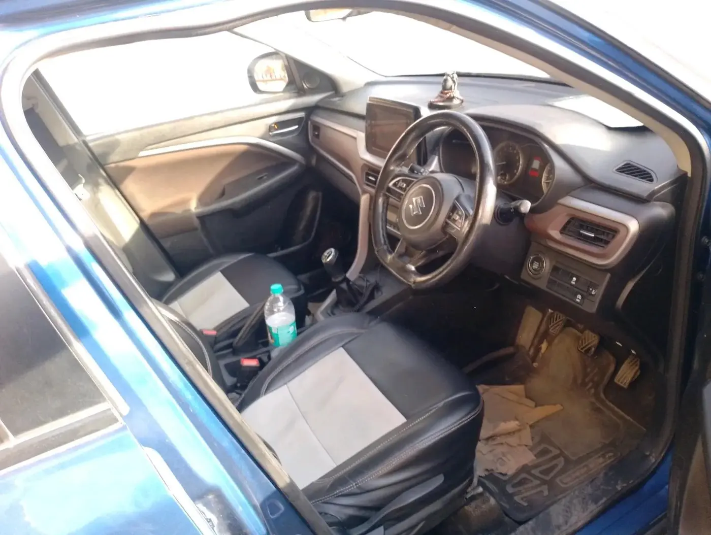 2022 Maruti BREZZA ZXI SMART HYBRID , Petrol, Manual, 1,30,059 km, interior