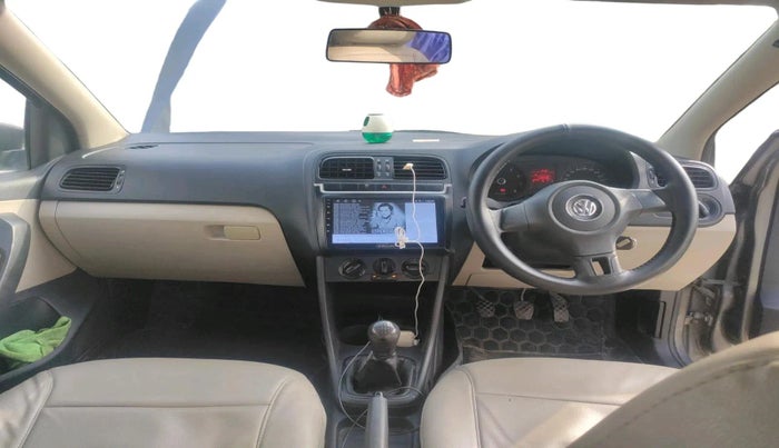 2013 Volkswagen Polo COMFORTLINE 1.2L PETROL, Petrol, Manual, 1,18,258 km, interior