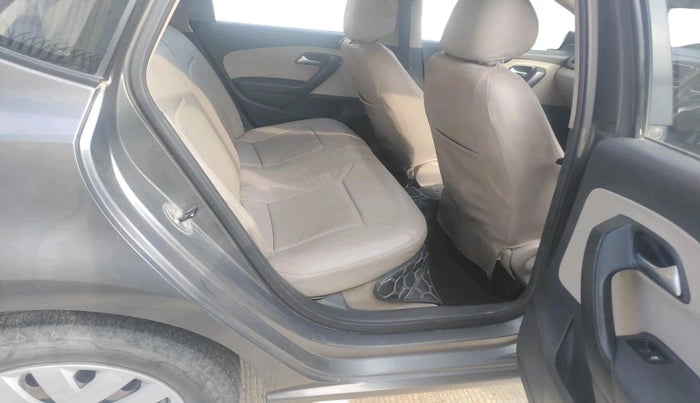 2013 Volkswagen Polo COMFORTLINE 1.2L PETROL, Petrol, Manual, 1,18,258 km, interior