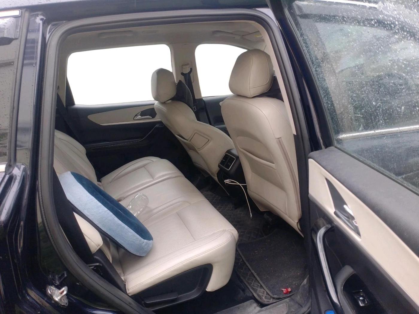 2023 Mahindra XUV700 AX 7 LUXURY D AT 7 STR, Diesel, Automatic, 62,016 km, interior