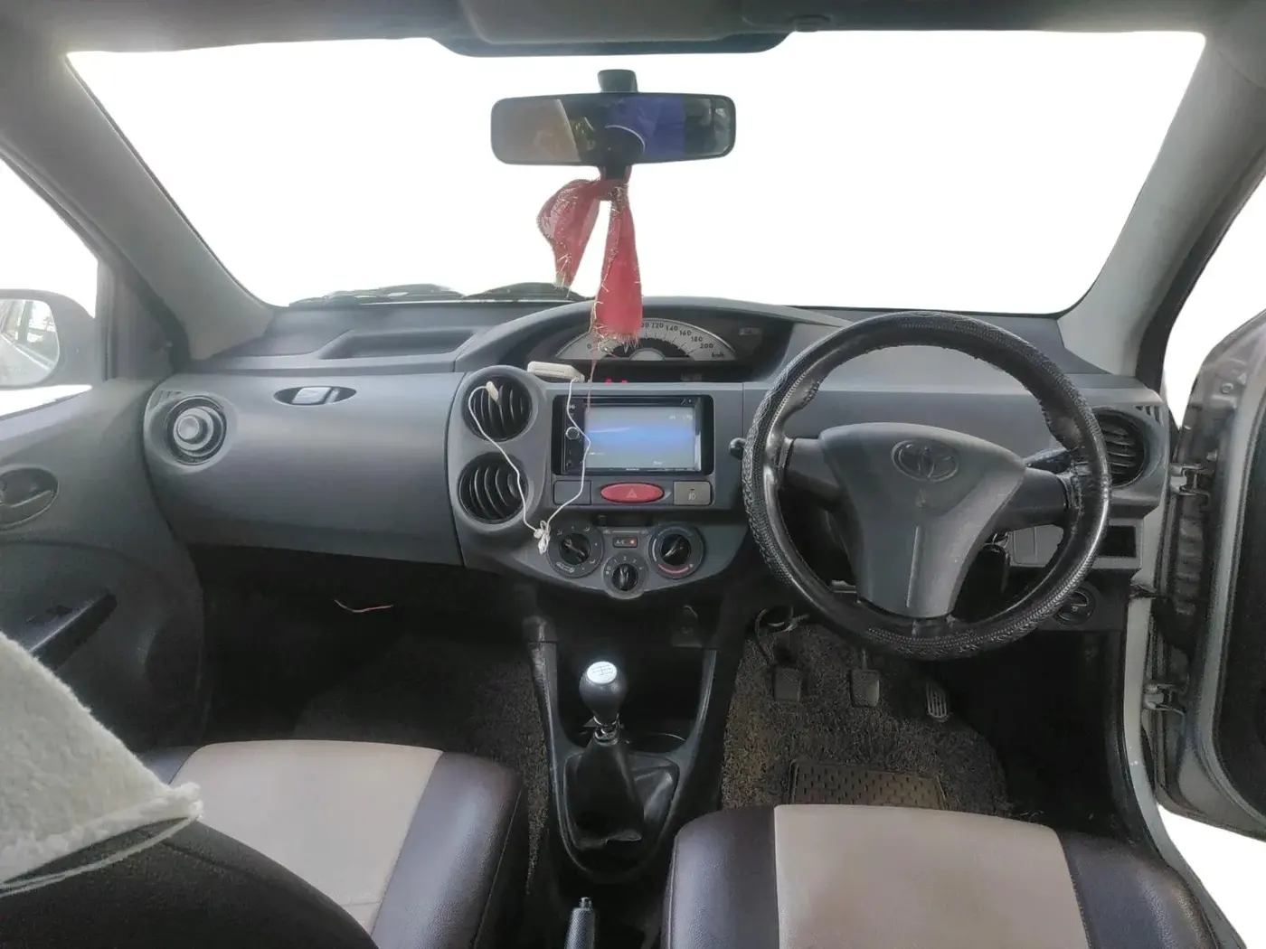 2012 Toyota Etios G, Petrol, Manual, 50,656 km, interior
