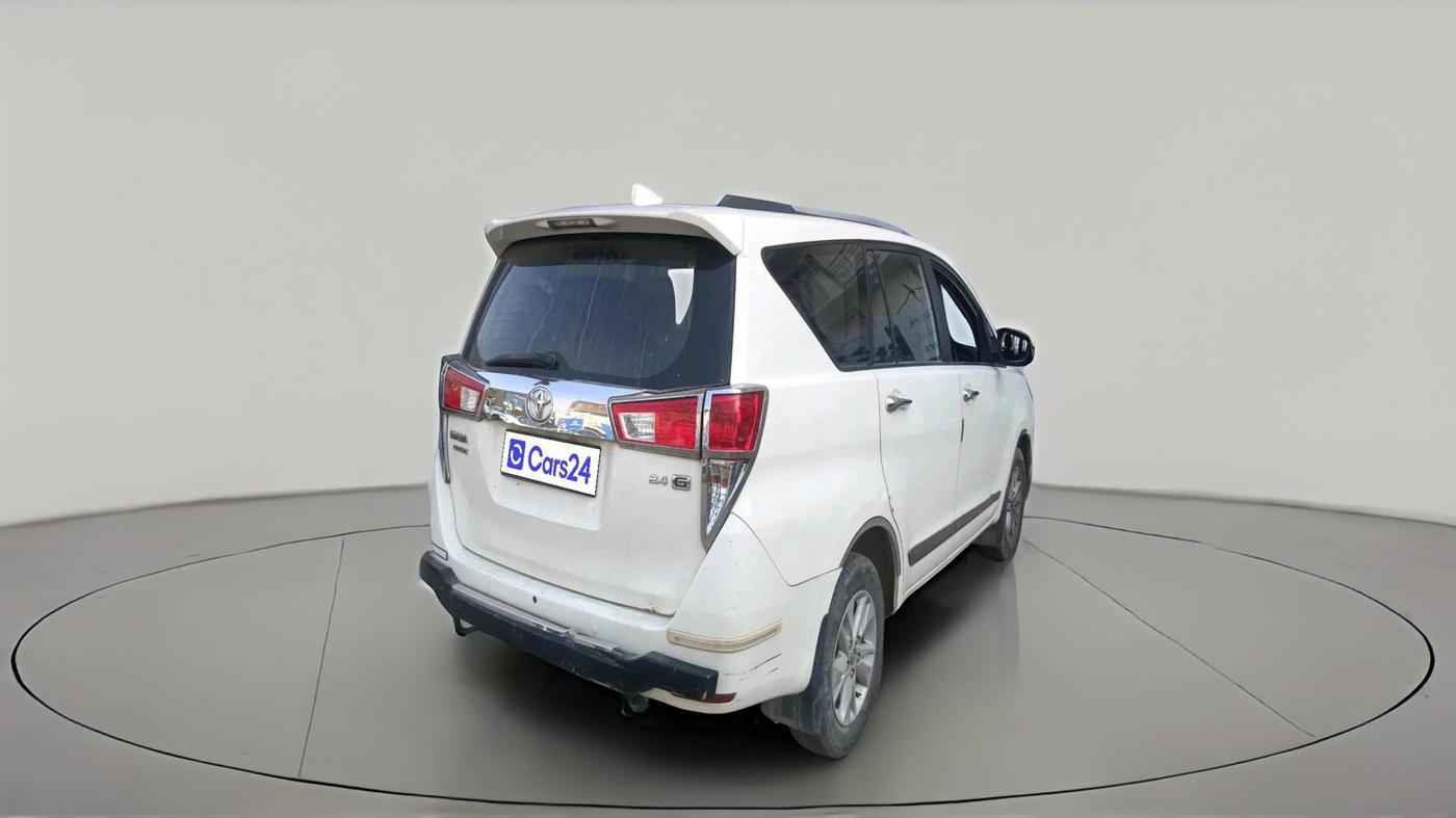 2017 Toyota Innova Crysta 2.4 G 8 STR, Diesel, Manual, 72,695 km, exterior