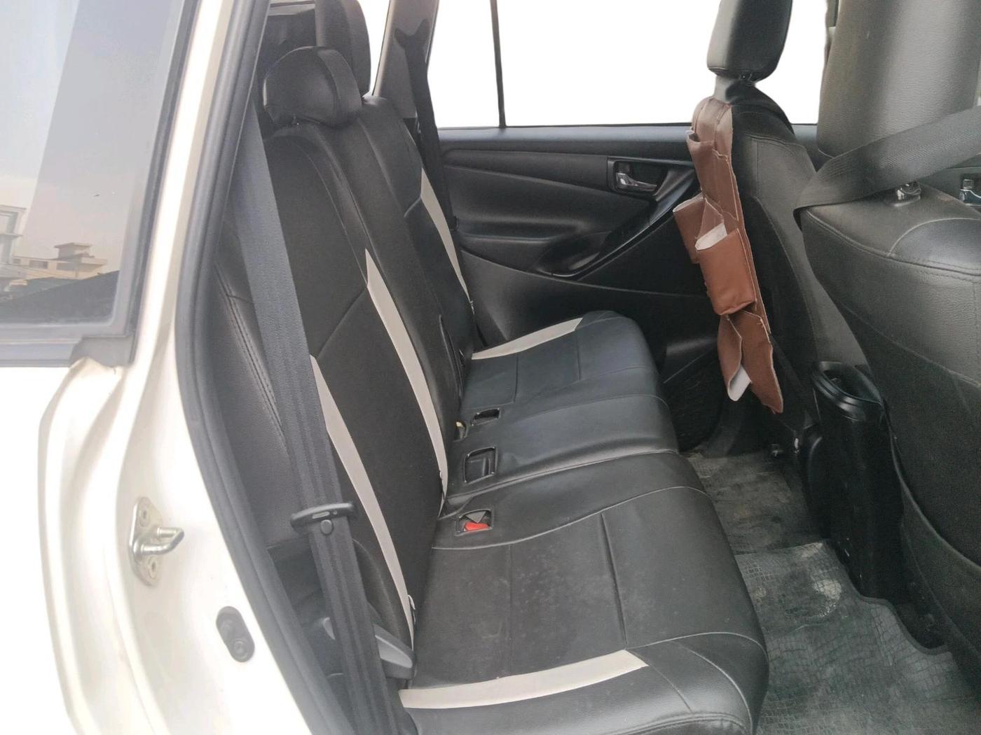 2017 Toyota Innova Crysta 2.4 G 8 STR, Diesel, Manual, 72,695 km, interior