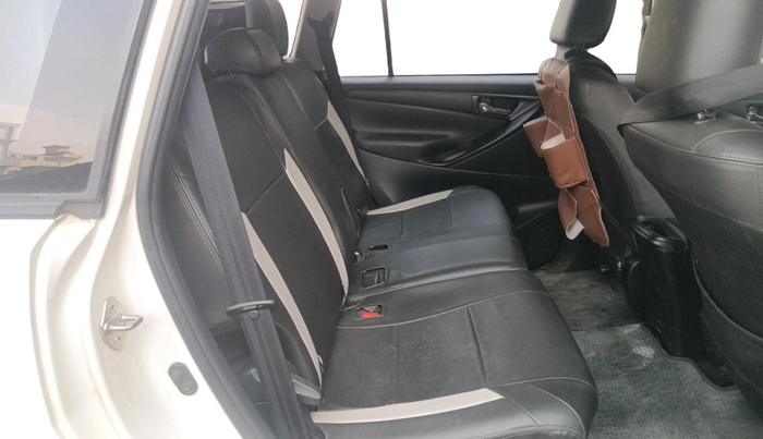2017 Toyota Innova Crysta 2.4 G 8 STR, Diesel, Manual, 72,695 km, interior
