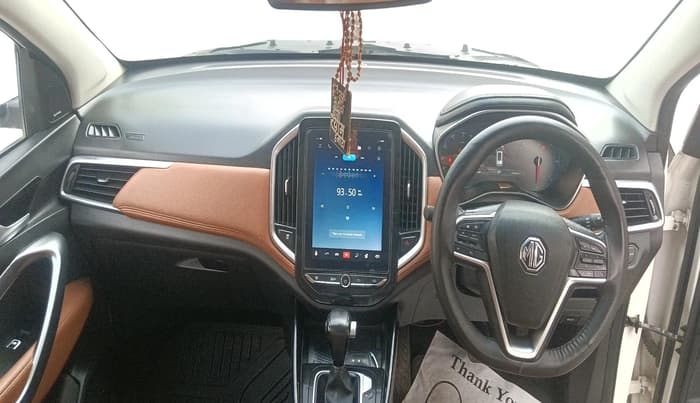 2022 MG HECTOR PLUS SHARP 1.5 PETROL TURBO CVT 6-STR, Petrol, Automatic, 63,338 km, interior