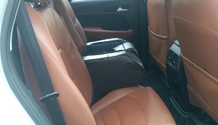 2022 MG HECTOR PLUS SHARP 1.5 PETROL TURBO CVT 6-STR, Petrol, Automatic, 63,338 km, interior