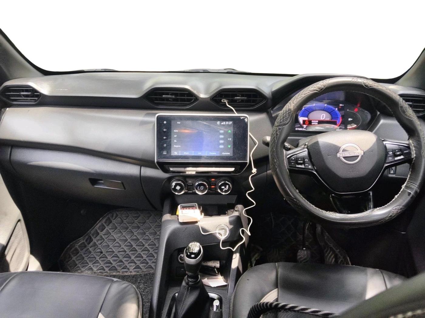 2023 Nissan MAGNITE Kuro Edition 1.0  MT , Petrol, Manual, 15,685 km, interior