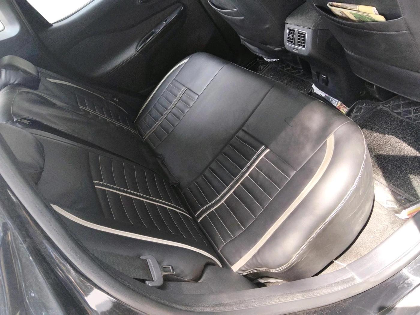 2023 Nissan MAGNITE Kuro Edition 1.0  MT , Petrol, Manual, 15,685 km, interior
