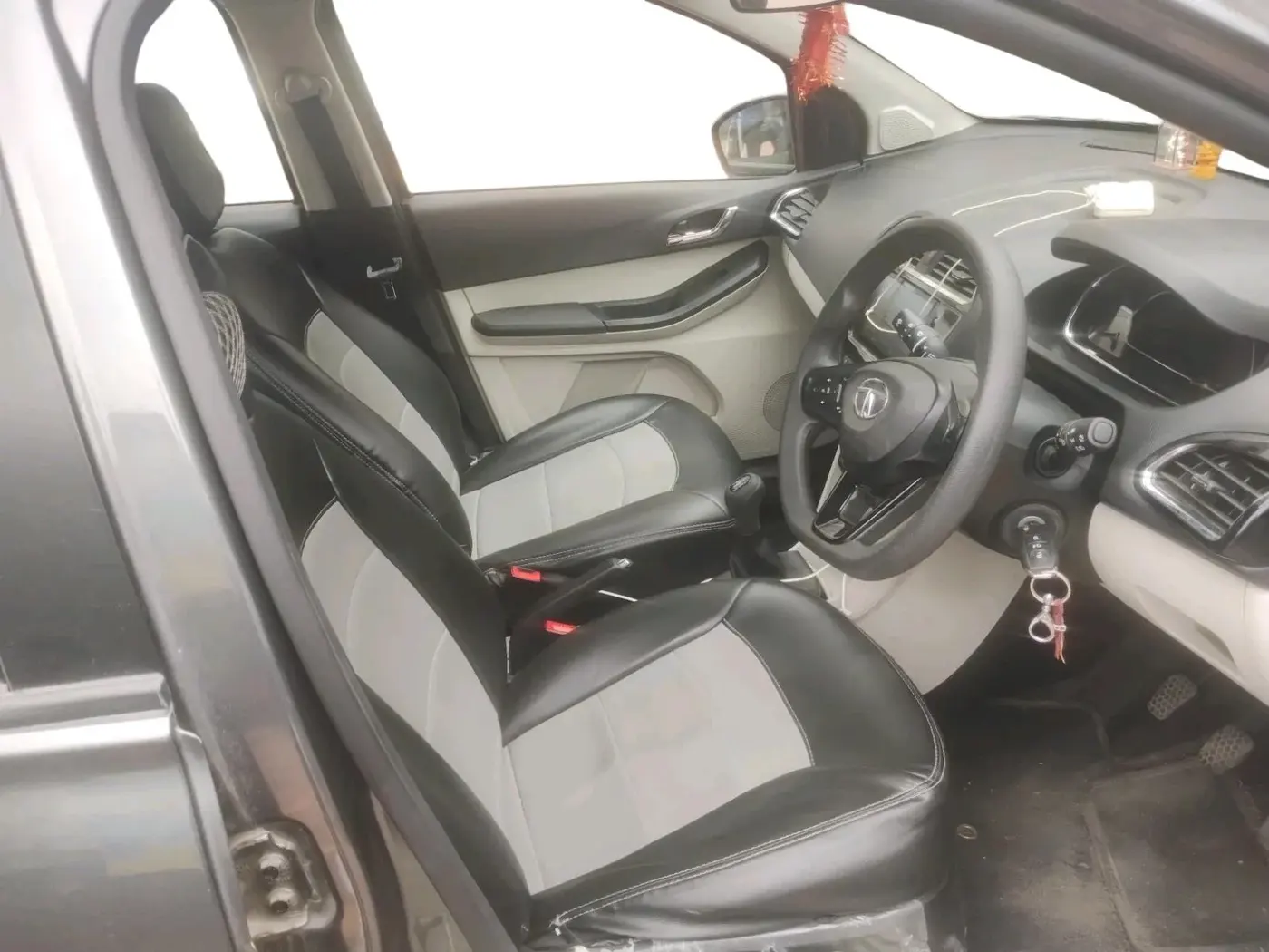 2023 Tata Tiago XZ PLUS PETROL, Petrol, Manual, 26,683 km, interior