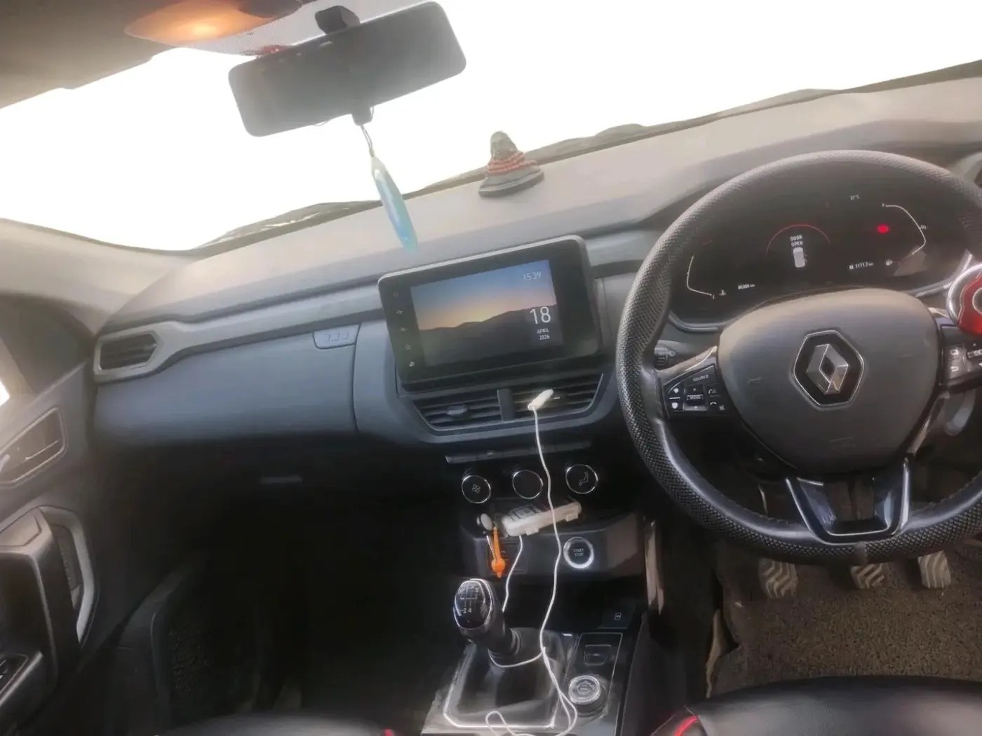 2021 Renault Kiger RXZ MT, Petrol, Manual, 13,50,000 km, interior