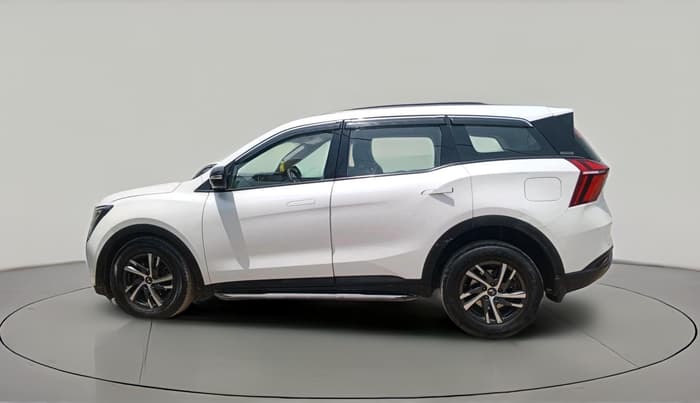 2022 Mahindra XUV700 AX 5 P MT 5 STR, Petrol, Manual, 66,972 km, exterior