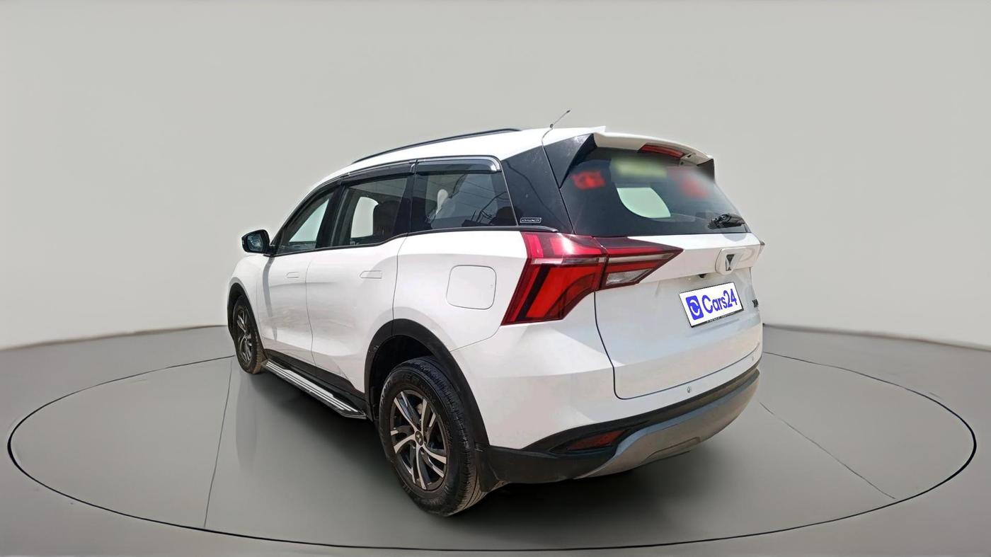 2022 Mahindra XUV700 AX 5 P MT 5 STR, Petrol, Manual, 66,972 km, exterior