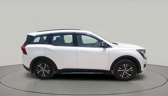 2022 Mahindra XUV700 AX 5 P MT 5 STR, Petrol, Manual, 66,972 km, exterior