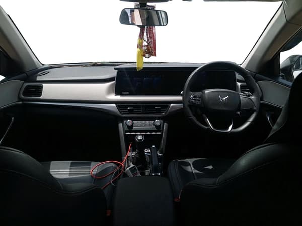 Used 2022 Mahindra XUV700 AX 5 P MT 5 STR Manual | Cars24