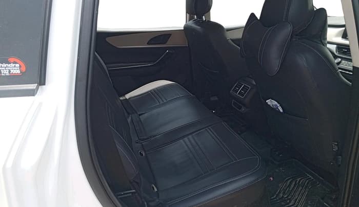 2022 Mahindra XUV700 AX 5 P MT 5 STR, Petrol, Manual, 66,972 km, interior
