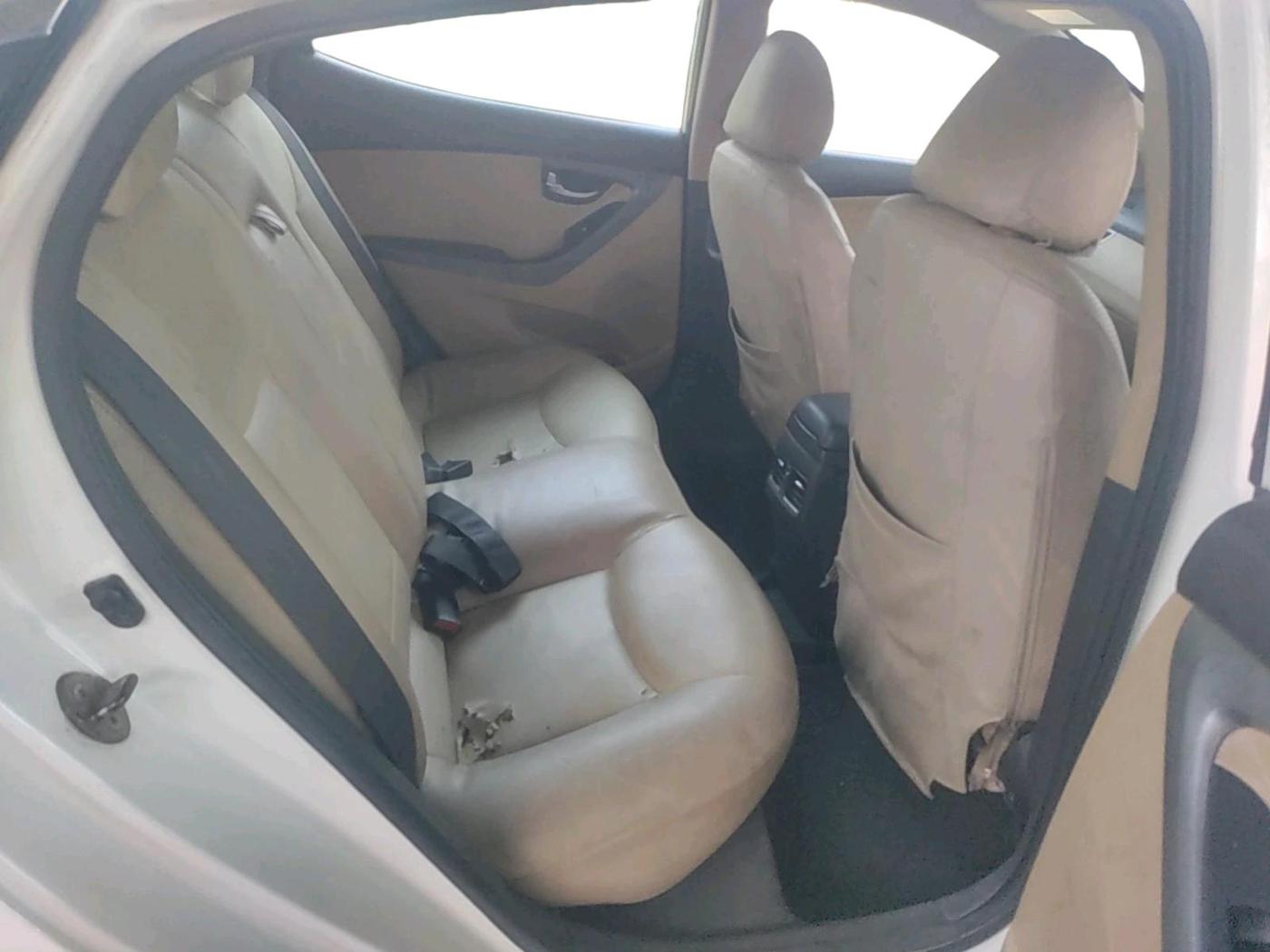 2013 Hyundai New Elantra 1.6 SX AT DIESEL, Diesel, Automatic, 1,06,505 km, interior