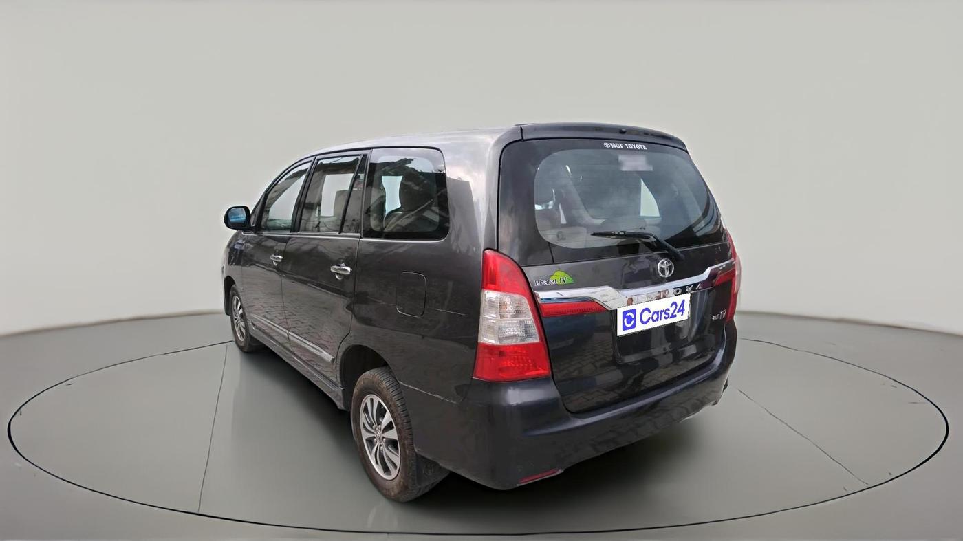 2015 Toyota Innova 2.5 VX 7 STR, Diesel, Manual, 91,245 km, exterior