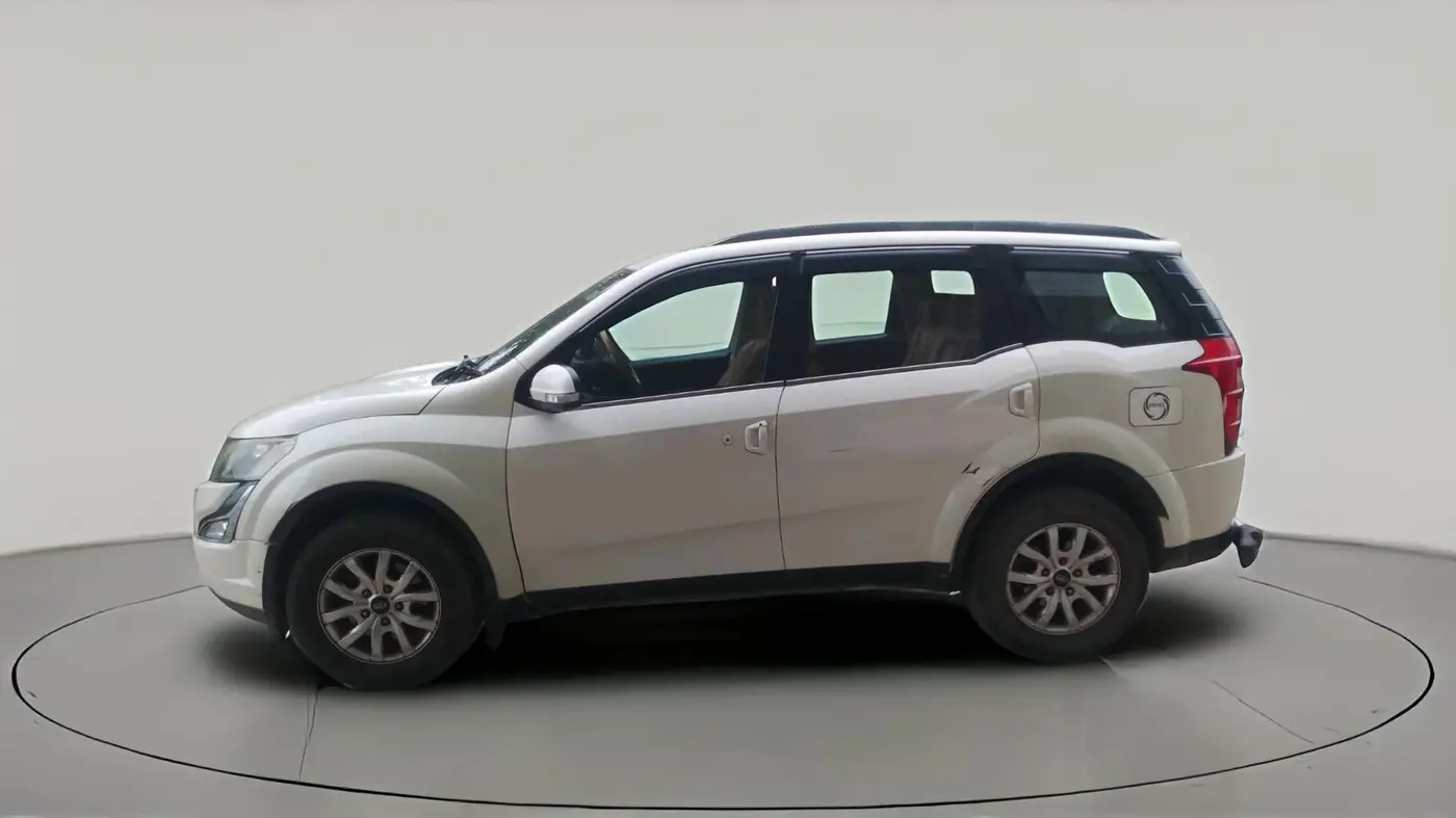 2016 Mahindra XUV500 W10, Diesel, Manual, 1,39,037 km, exterior
