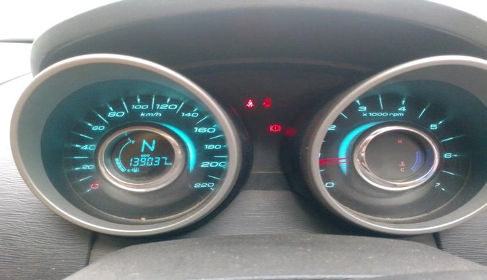 2016 Mahindra XUV500 W10, Diesel, Manual, 1,39,037 km, interior