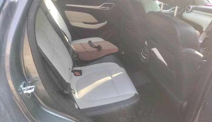 2024 MG ASTOR  Sharp Pro 1.5 MT (Ivory), Petrol, Manual, 559 km, interior