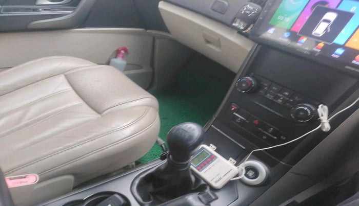 2015 Mahindra XUV500 W10, Diesel, Manual, 78,448 km, interior