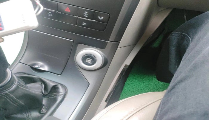 2015 Mahindra XUV500 W10, Diesel, Manual, 78,448 km, interior