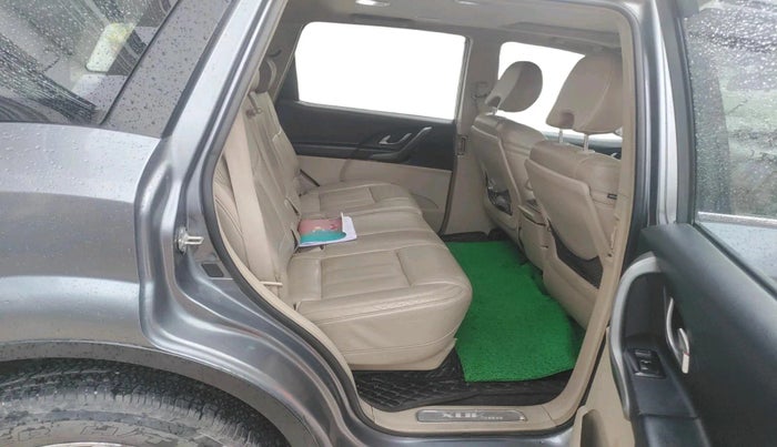 2015 Mahindra XUV500 W10, Diesel, Manual, 78,448 km, interior