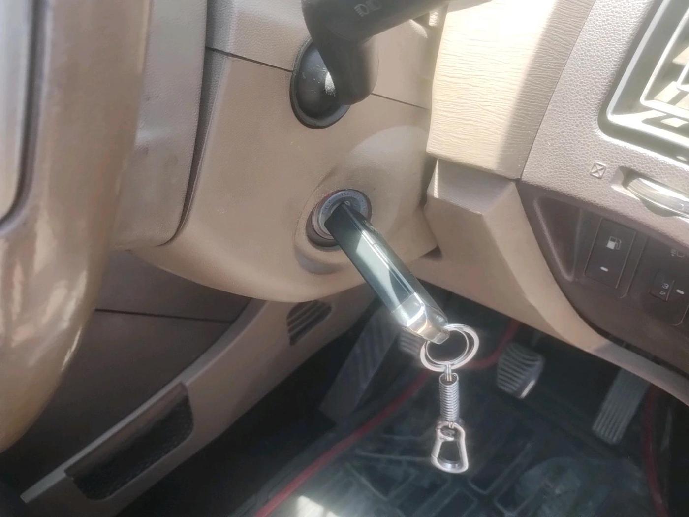 2013 Mahindra XUV500 W8 AWD, Diesel, Manual, 95,652 km, interior