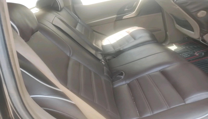 2013 Mahindra XUV500 W8 AWD, Diesel, Manual, 95,652 km, interior